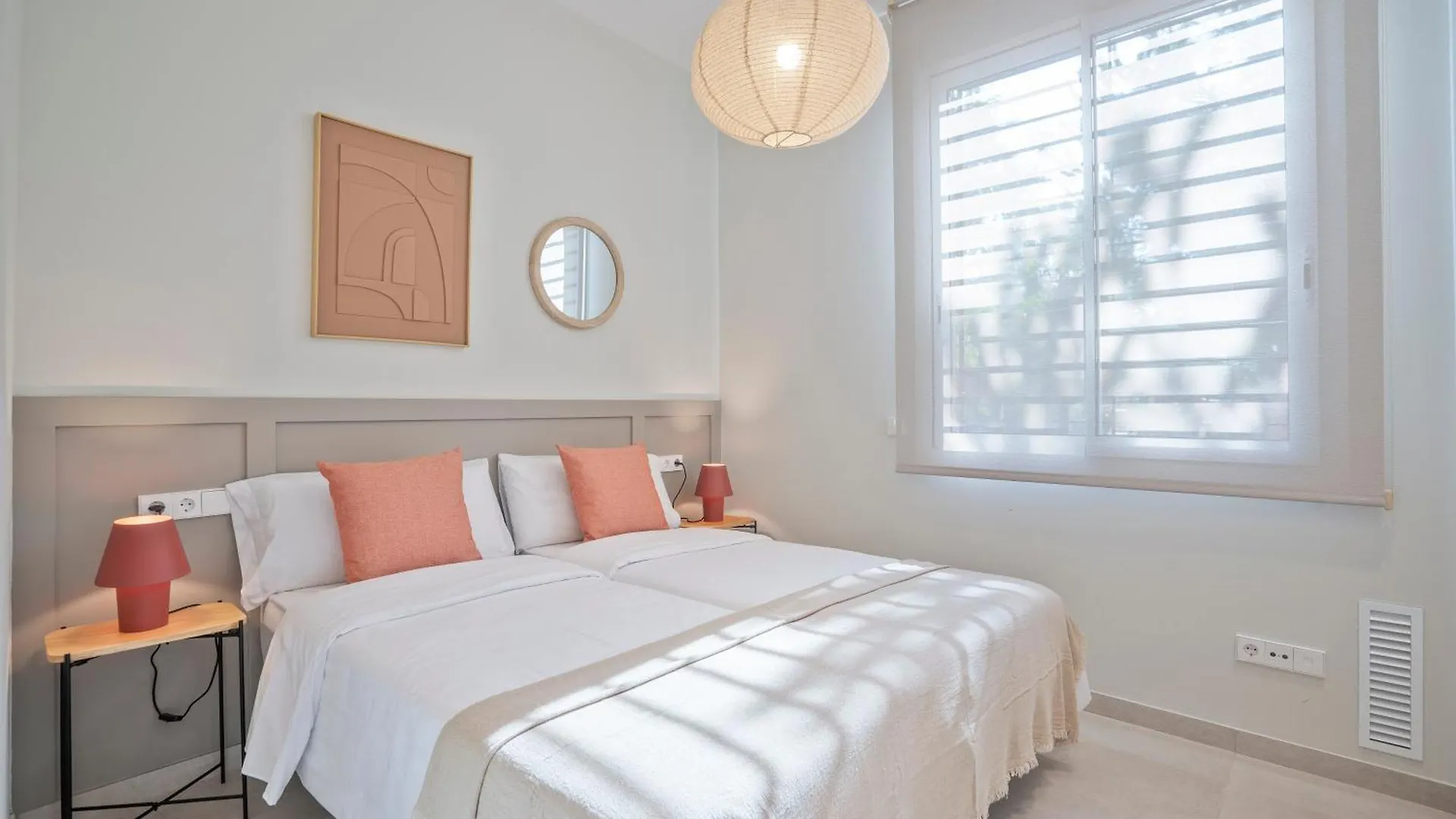 아파트 Sitges Spaces Garden Condo-2 Bedrooms, 2 Bathrooms, Garden Terrace, Near Center, Sleeps Up To 6- Monthly Rentals Only