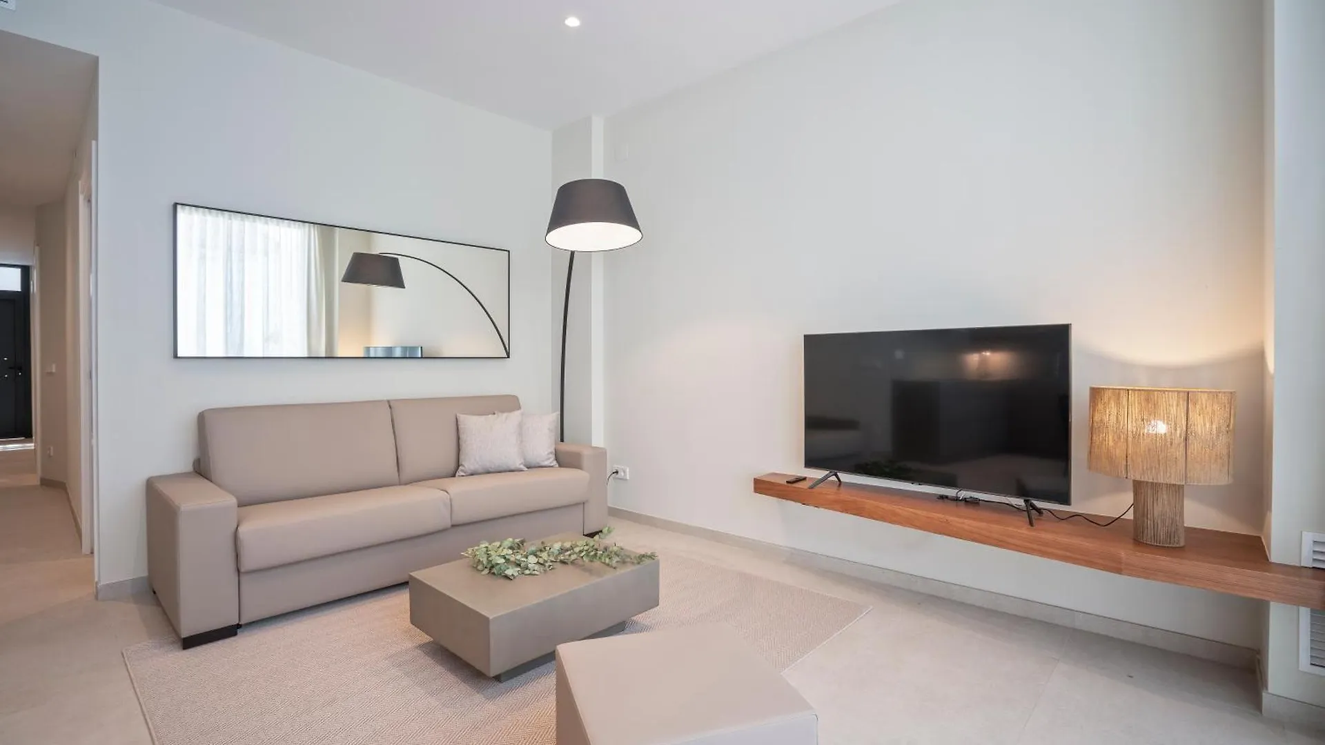 Sitges Spaces Garden Condo-2 Bedrooms, 2 Bathrooms, Garden Terrace, Near Center, Sleeps Up To 6- Monthly Rentals Only 0*,  스페인
