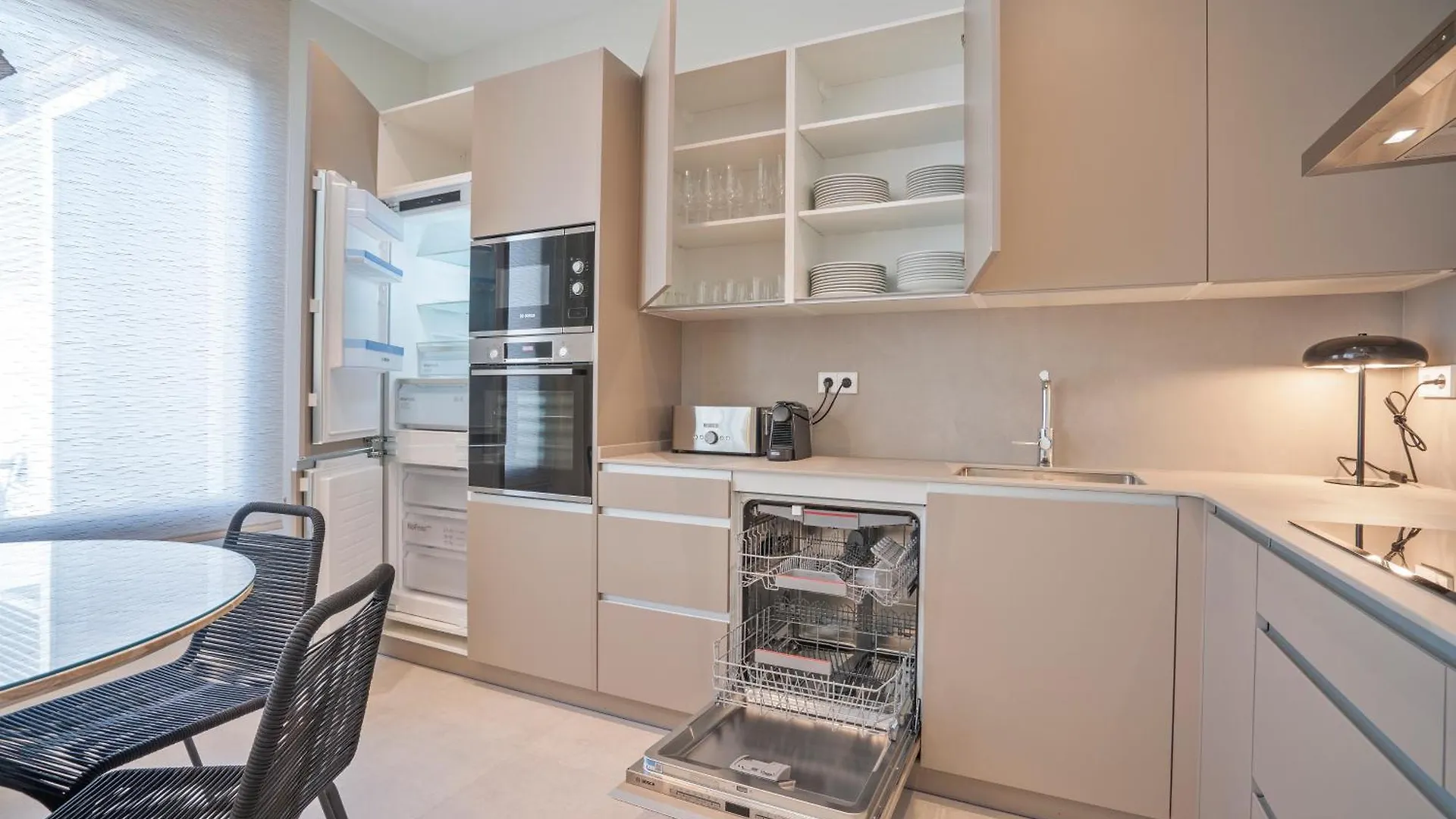 아파트 Sitges Spaces Garden Condo-2 Bedrooms, 2 Bathrooms, Garden Terrace, Near Center, Sleeps Up To 6- Monthly Rentals Only